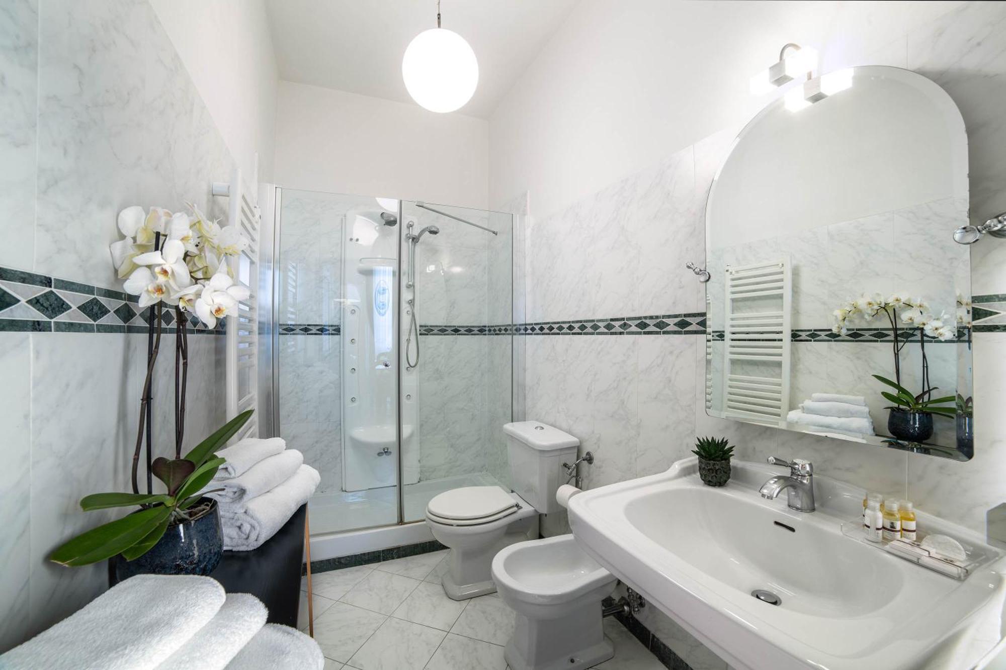 Deluxe Two-Bedroom Apartment